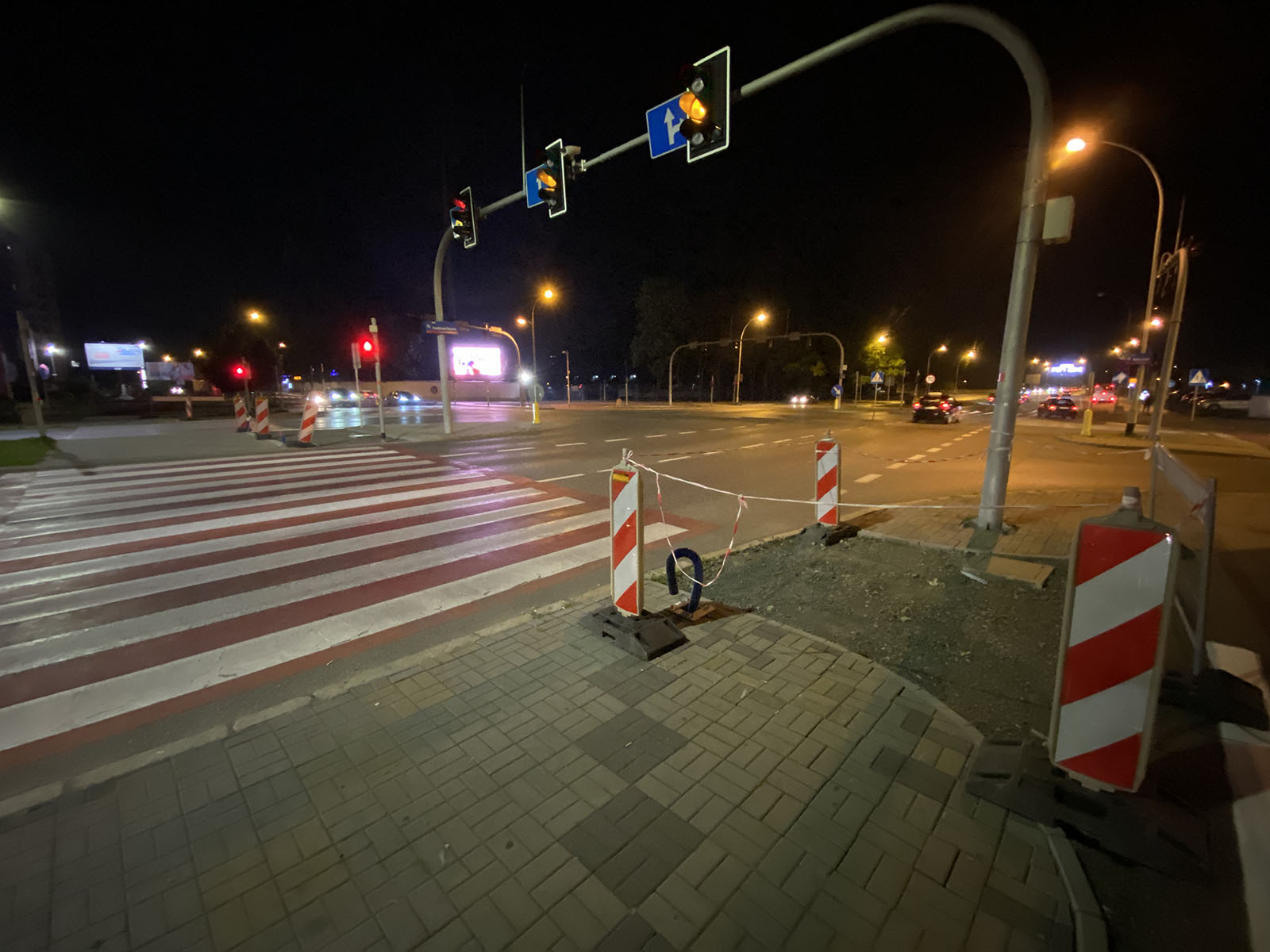 Ciągnąca się budowa przejazdu rowerowego Powstańców Warszawy x Hetmańska.jpeg