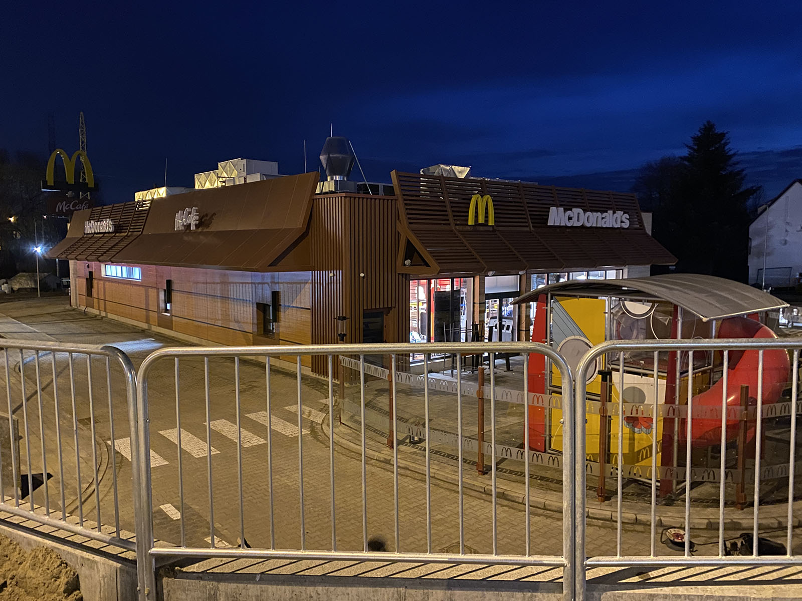 McDonalds Dębicka 1.JPG