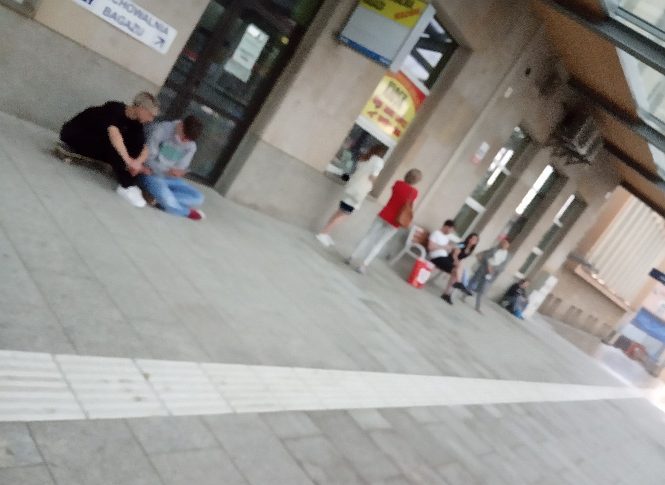 pkp jedna ławka.jpg