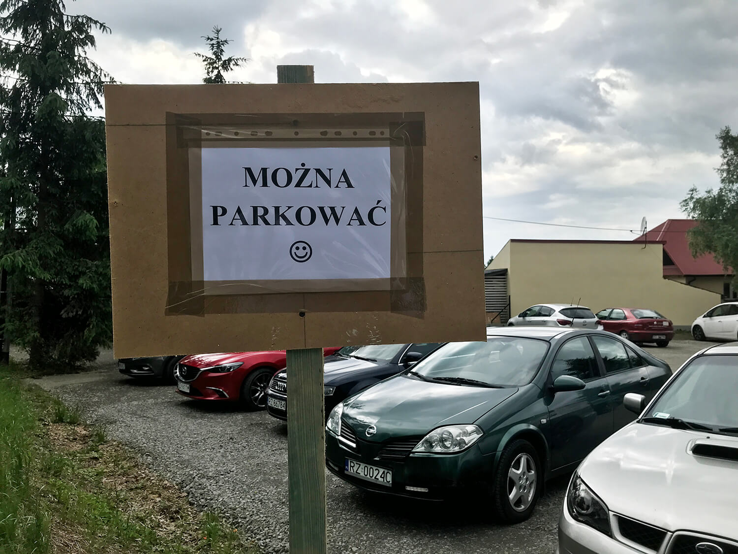 Miejsce parkingowe przy SP24 i RDK Zalesie (3).jpg